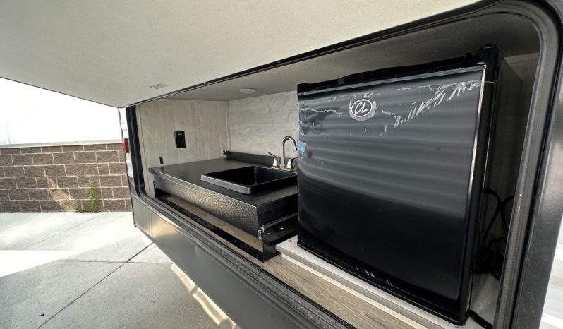 2023 Shasta SST25RS full