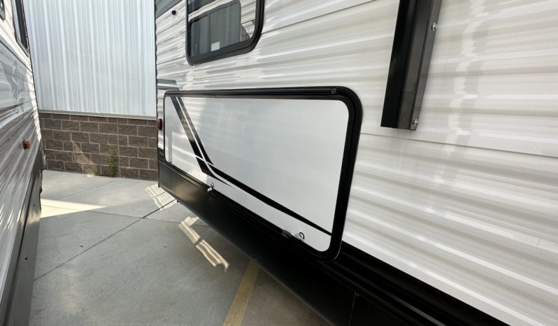 2023 Shasta SST25RS full