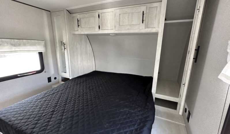 2023 Shasta SST25RS full