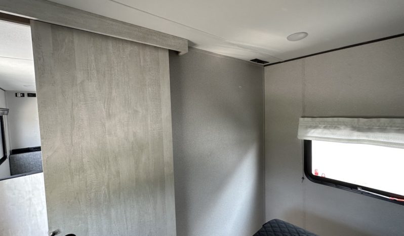 2023 Shasta SST25RS full