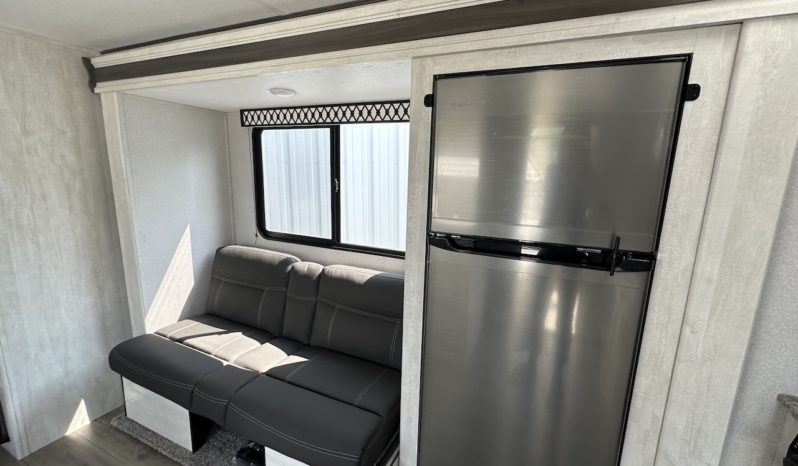 2023 Shasta SST25RS full