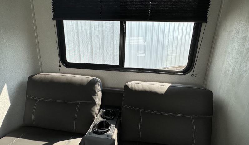 2023 Shasta SST25RS full