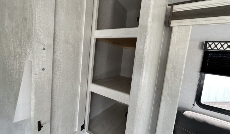 2023 Shasta SST25RS full