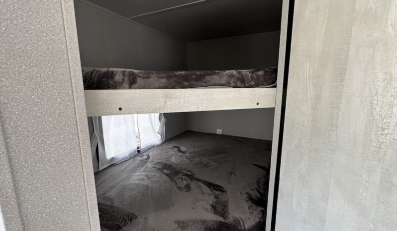 2023 Shasta SST25RS full