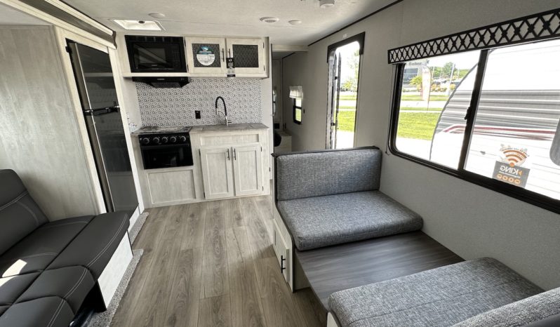 2023 Shasta SST25RS full