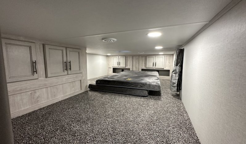 2024 Sierra 399Loft full