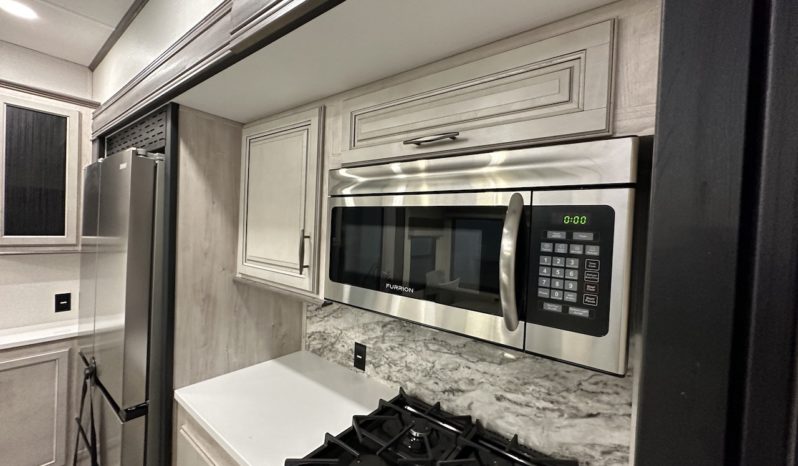 2024 Sierra 399Loft full