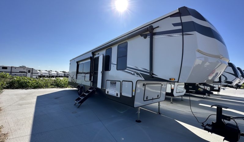 2024 Sierra 4002FB full