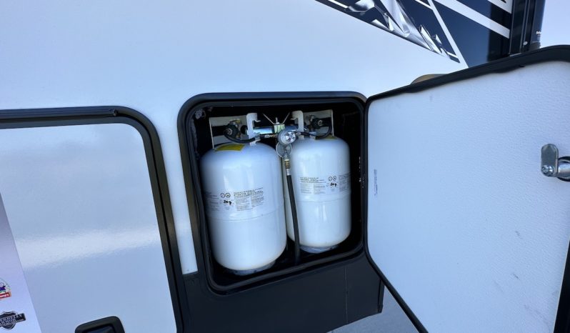 2024 Sierra 4002FB full