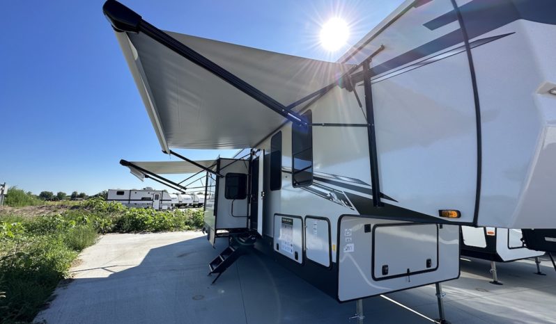 2024 Sierra 4002FB full