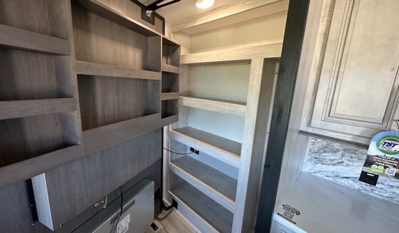 2024 Sierra 4002FB full