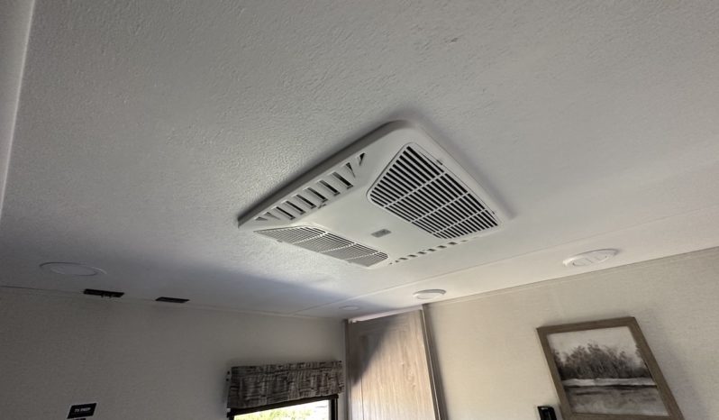 2024 Sierra 4002FB full