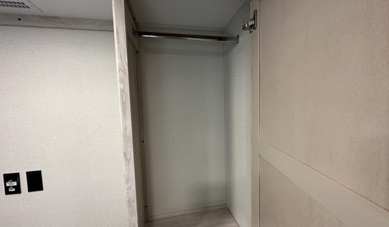 2024 Sierra 4002FB full