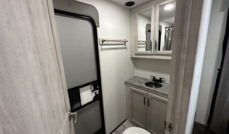 2024 Sierra 4002FB full