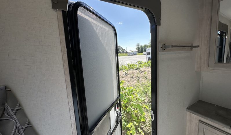 2024 Sierra 4002FB full