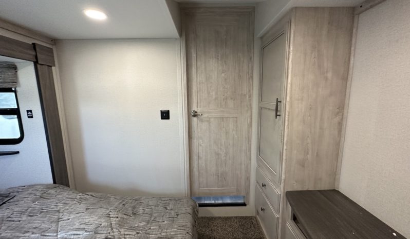 2024 Sierra 4002FB full