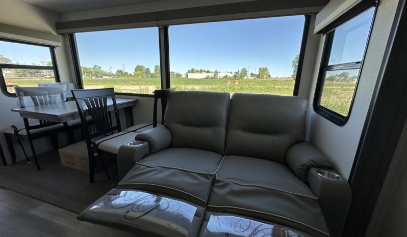 2024 Sierra 4002FB full