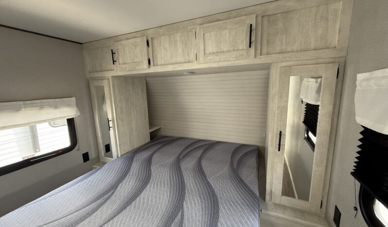 2024 Shasta SST30RL full