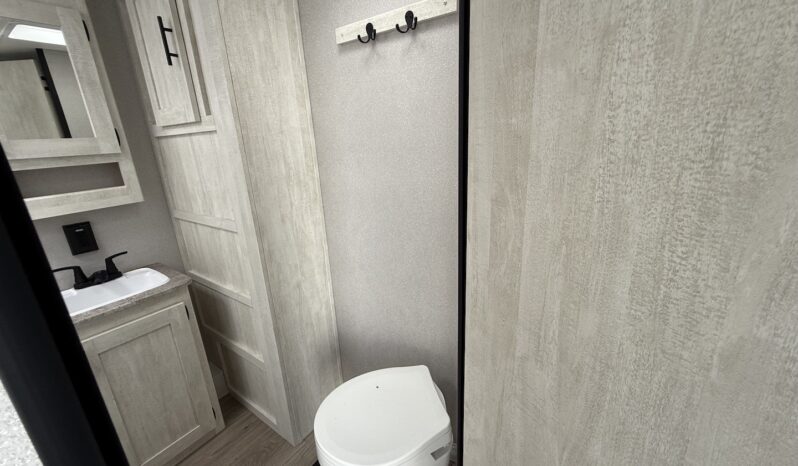 2024 Shasta SST30RL full