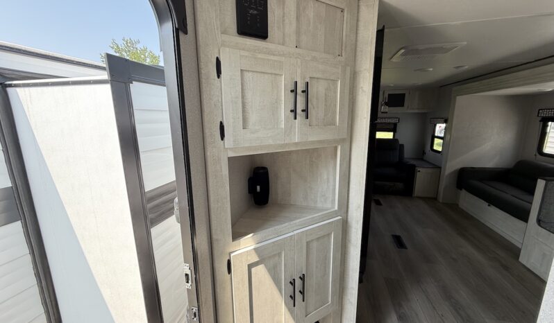 2024 Shasta SST30RL full