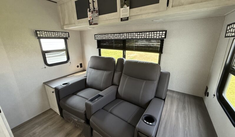 2024 Shasta SST30RL full