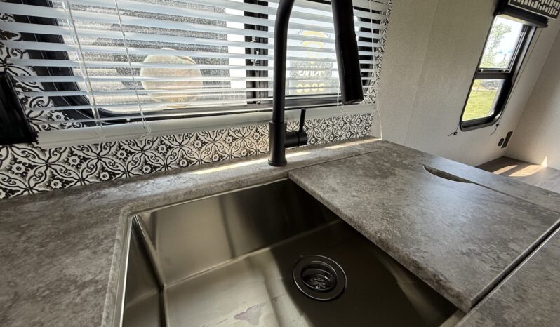 2024 Shasta SST30RL full