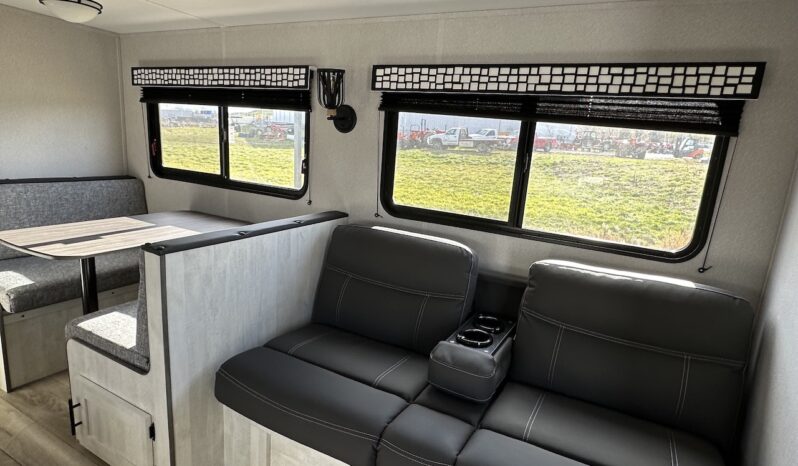 2024 Shasta SST30RK full