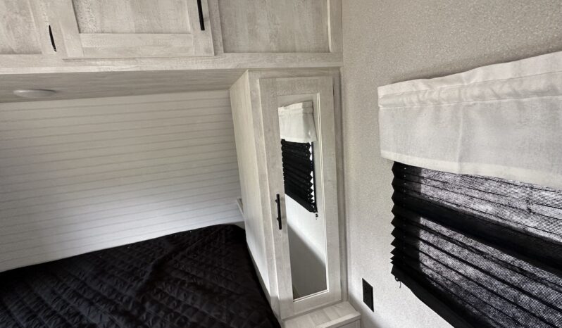 2024 Shasta SST30RK full