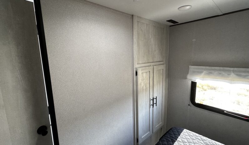 2024 Shasta SST30RK full