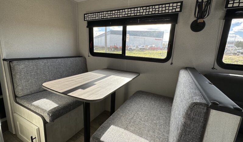 2024 Shasta SST30RK full