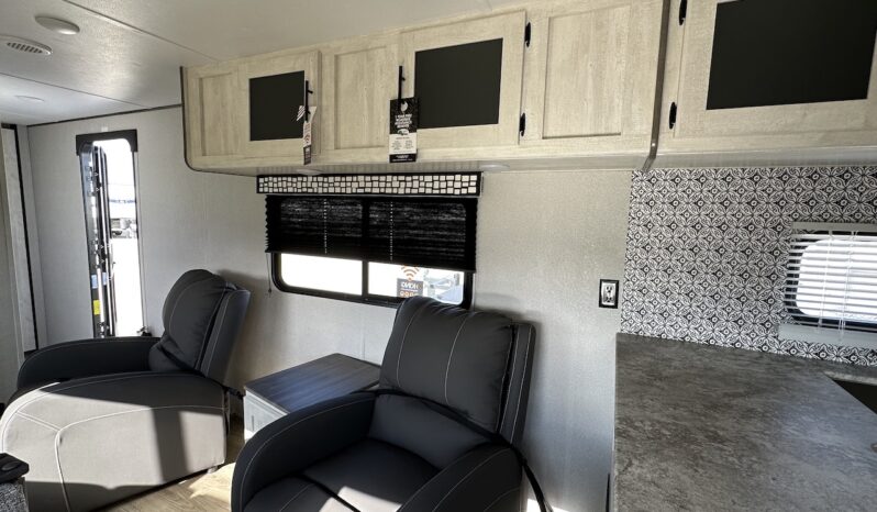 2024 Shasta SST30RK full