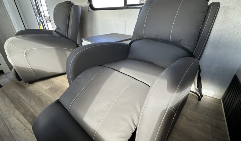 2024 Shasta SST30RK full