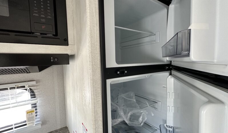 2024 Shasta SST30RK full