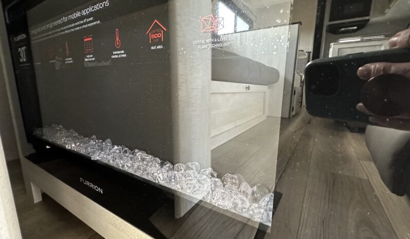 2024 Shasta SST30RK full