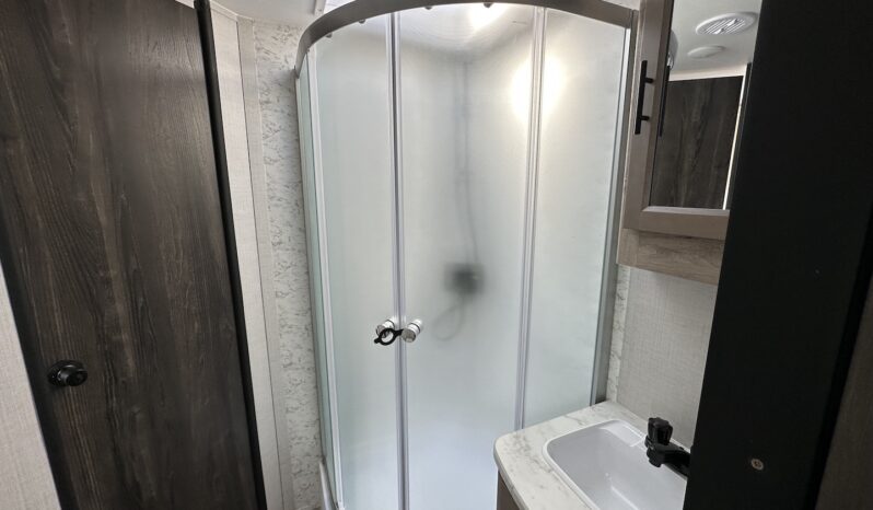 2023 Conquest 236RL full