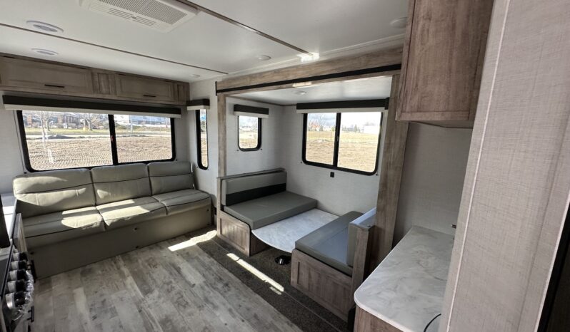 2023 Conquest 236RL full