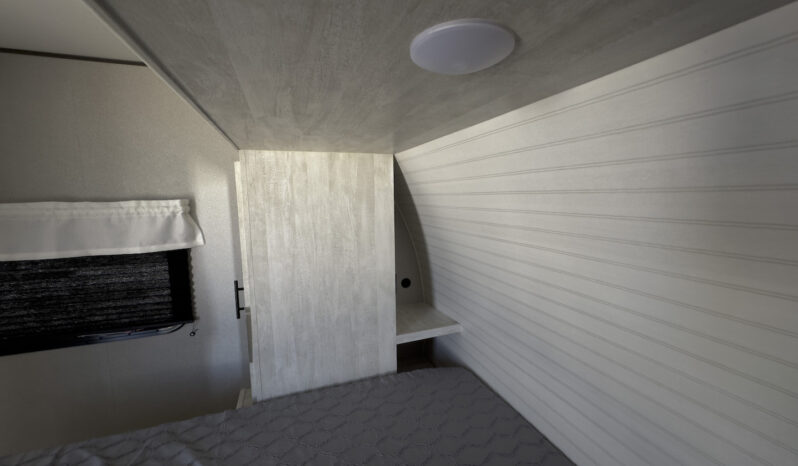 2024 Shasta SST31OK full