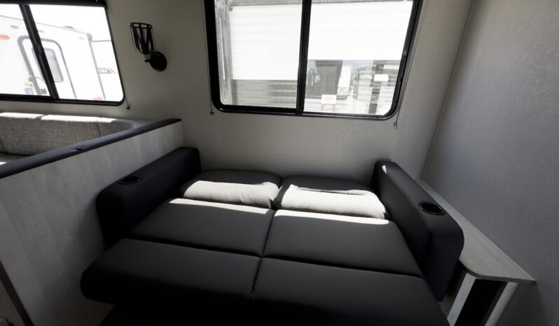 2024 Shasta SST31OK full