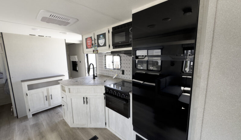 2024 Shasta SST31OK full