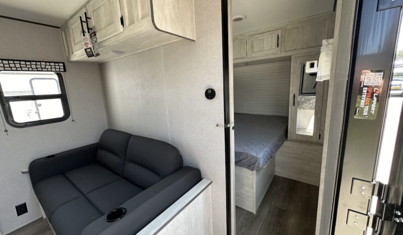 2024 Shasta 25RB full