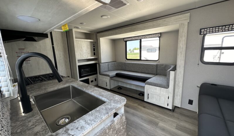 2024 Shasta 25RB full