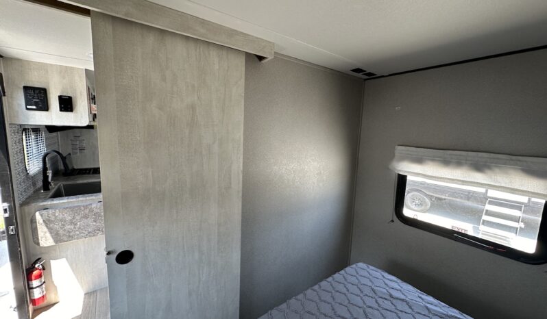 2024 Shasta 25RB full