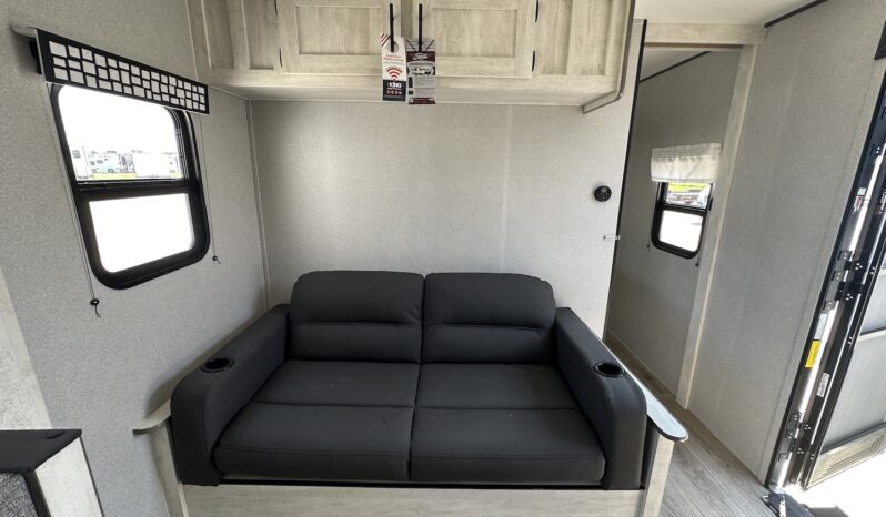 2024 Shasta 25RB full