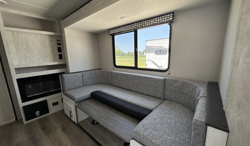 2024 Shasta 25RB full