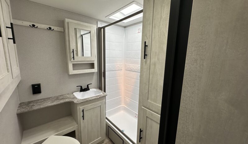 2024 Shasta 25RB full