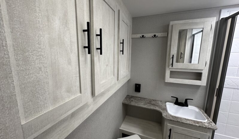 2024 Shasta 25RB full