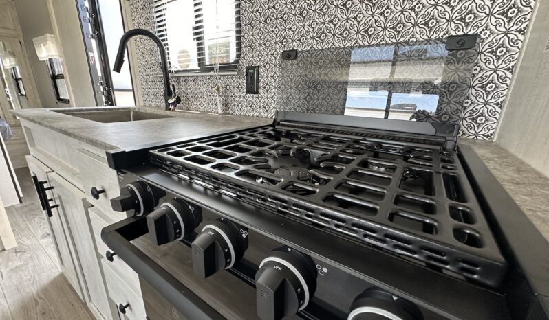 2024 Shasta 25RB full