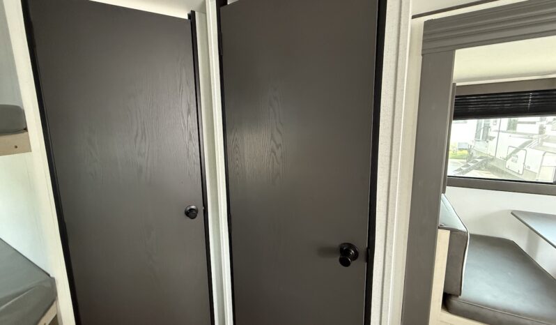 2025 Shasta Oasis I-5 525BHS full