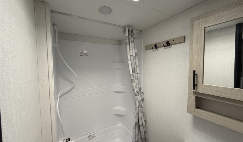 2025 Shasta Oasis I-5 525BHS full