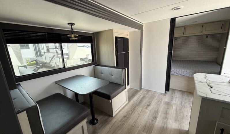 2025 Shasta Oasis I-5 525BHS full